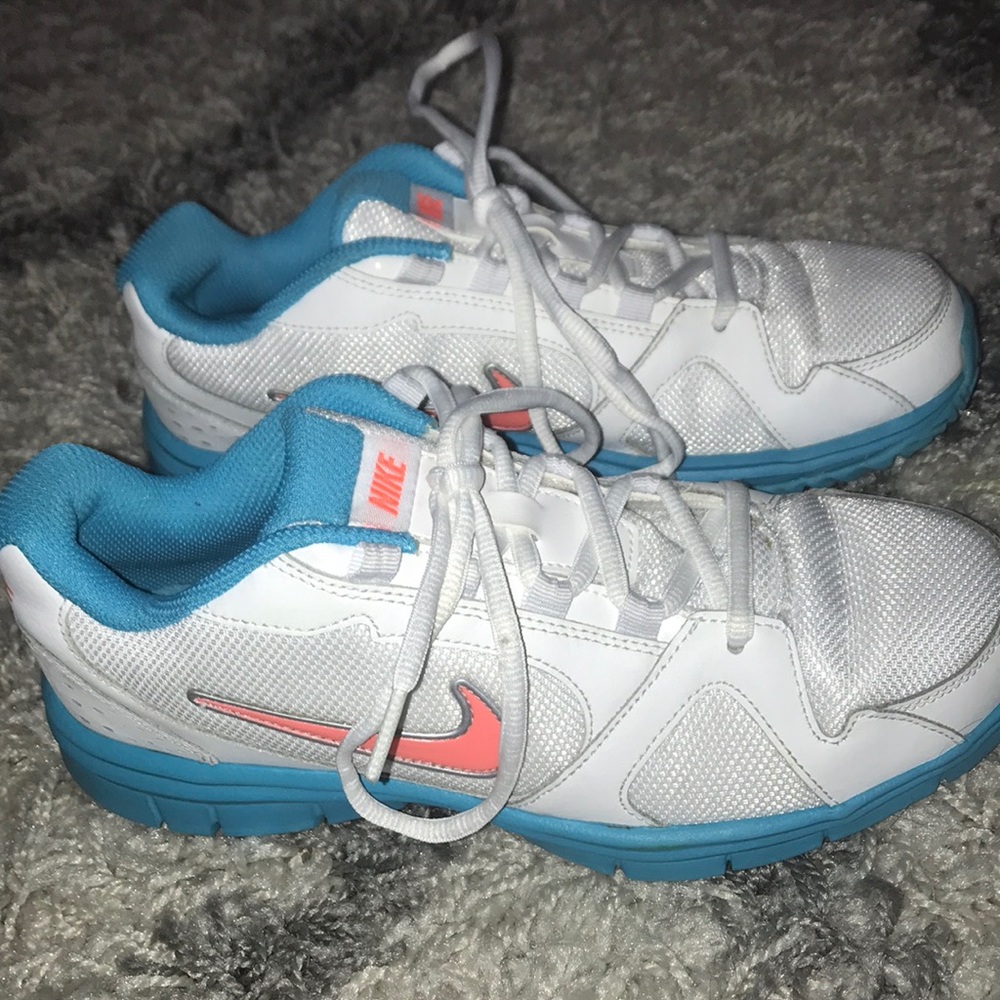 Nike Tennis Shoes